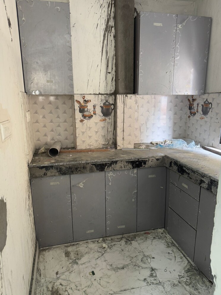 Kitchen, khanpur 2 Bedroom 65 Sq.Yd. Apartment In Khanpur Delhi 8618052