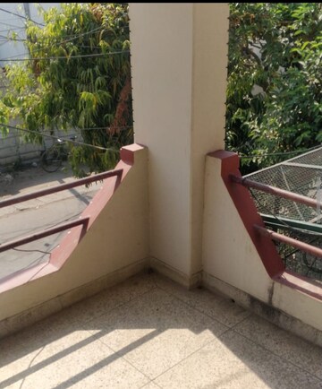 Balcony in 2 BHK Independent House at Aliganj – for Rent