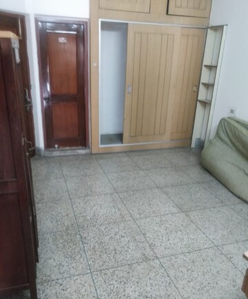 Room in 2 BHK Independent House at Aliganj – for Rent