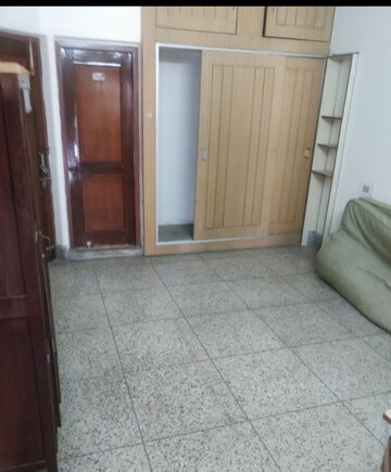 Room in 2 BHK Independent House at Aliganj – for Rent