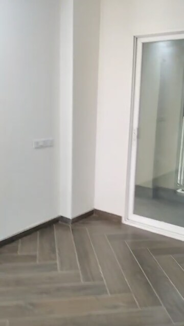 4 BHK Apartment For Rent in Uchdpl Veridia Oakwood Enclave, Wave City