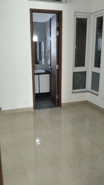 Room in 4 BHK Apartment at Uchdpl Veridia Oakwood Enclave, Wave City – for Rent