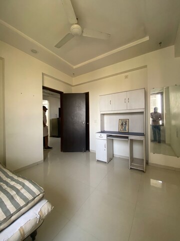 Room in 2 BHK Apartment at Ratnaakar Richmond Grand, Makarba – for Rent