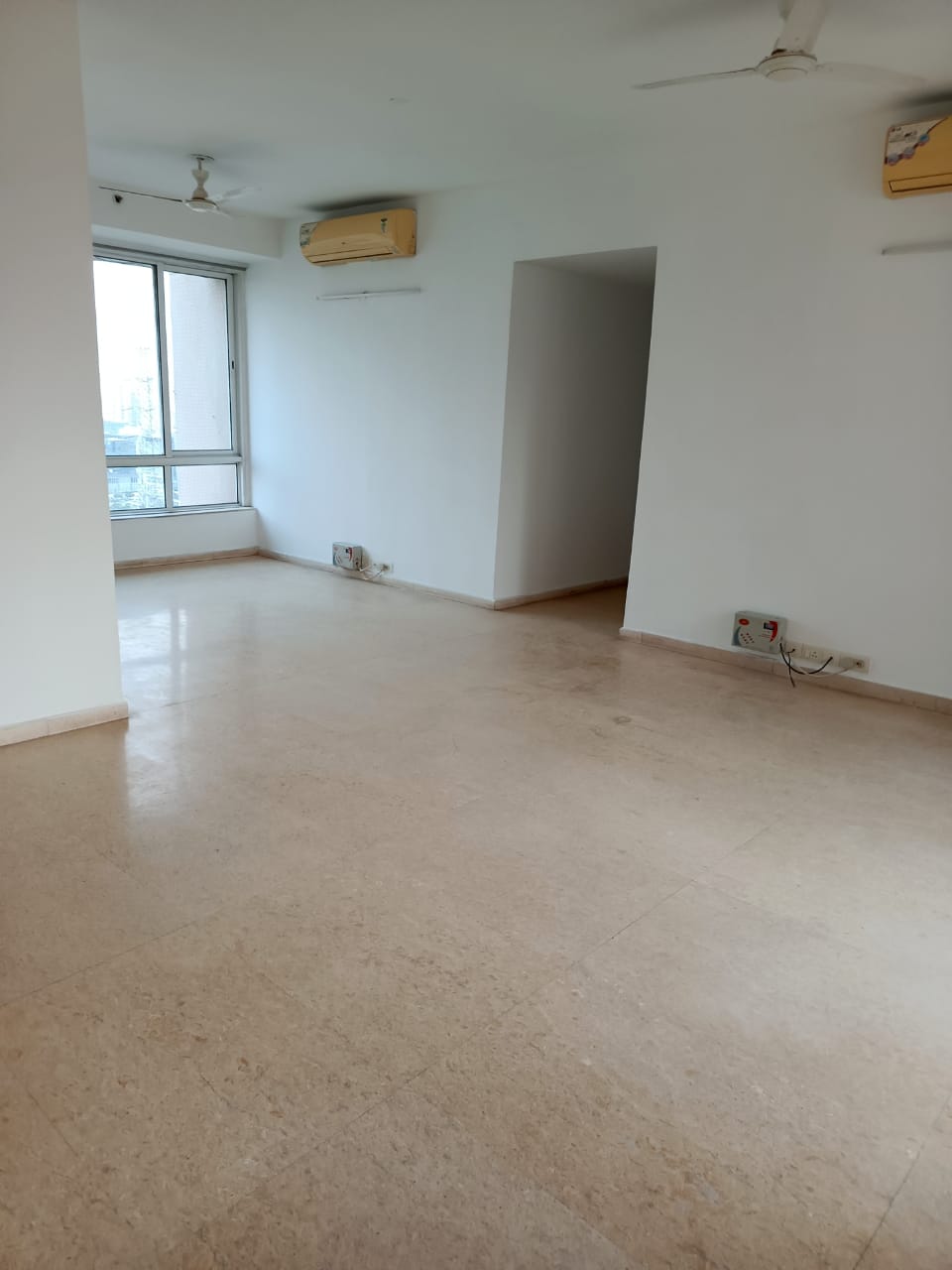 3 BHK + Pooja Room,Servant Room 2066 Sq.Ft. Apartment in Unitech Escape