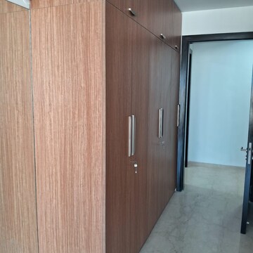 Room in 4 BHK Apartment at Oberoi Sky City, Khande Rao Dongari – for Rent