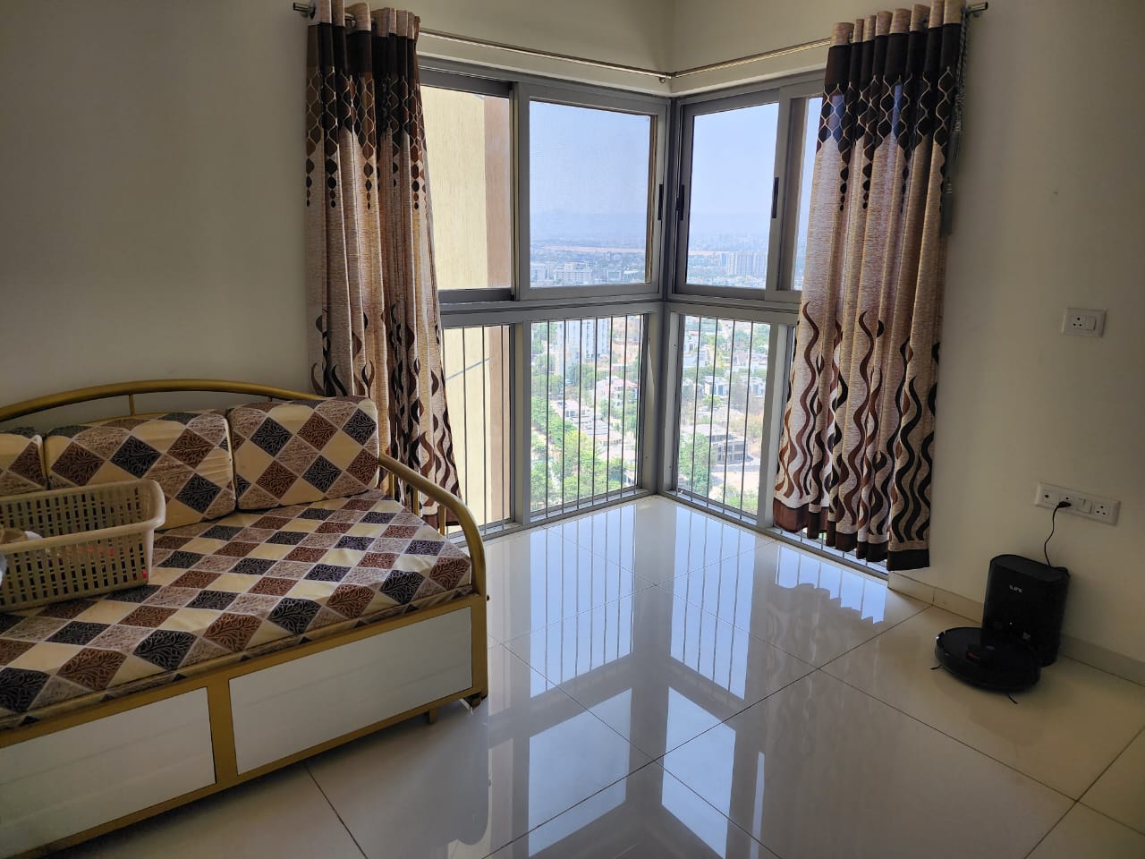 3.5 BHK + Servant Room 1704 Sq.Ft. Apartment in Amanora Adreno Towers