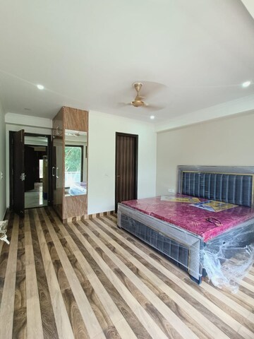 Bedroom in 3 BHK Apartment at Relaxo Apartment, Sector 46 – for Rent