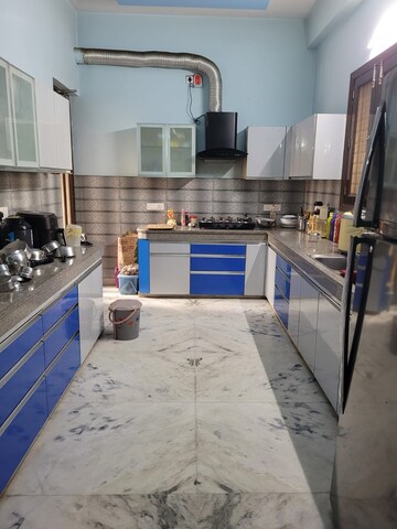 Swimming Pool in 3 BHK Apartment at Ardee City, Sector 52 – for Rent