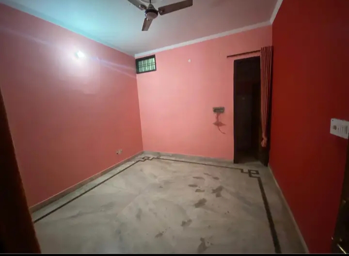 2 BHK + Pooja Room Villa For Rent in Aliganj