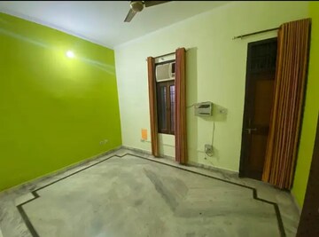 Room in 2 BHK Villa at Aliganj – for Rent