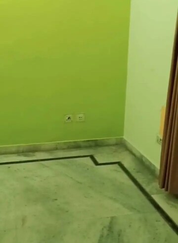 Room in 2 BHK Villa at Aliganj – for Rent