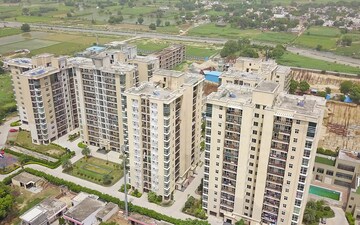 3 BHK Apartment For Sale in Omaxe Spa Village, Sector 78