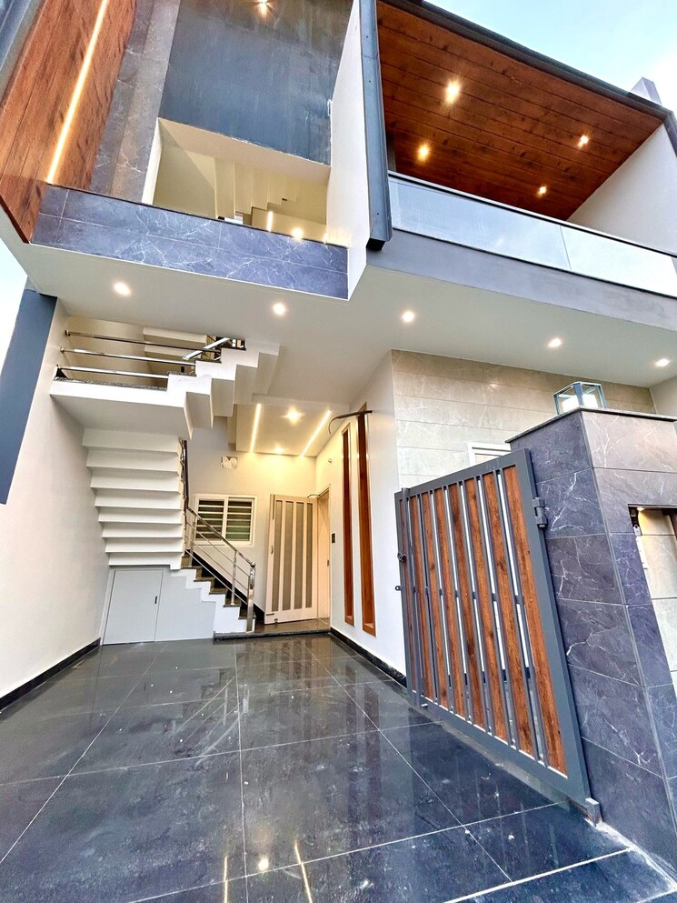 undefined, sector 125 6 Bedroom 263 Sq.Yd. Independent House In Sector 125 Mohali 8618326