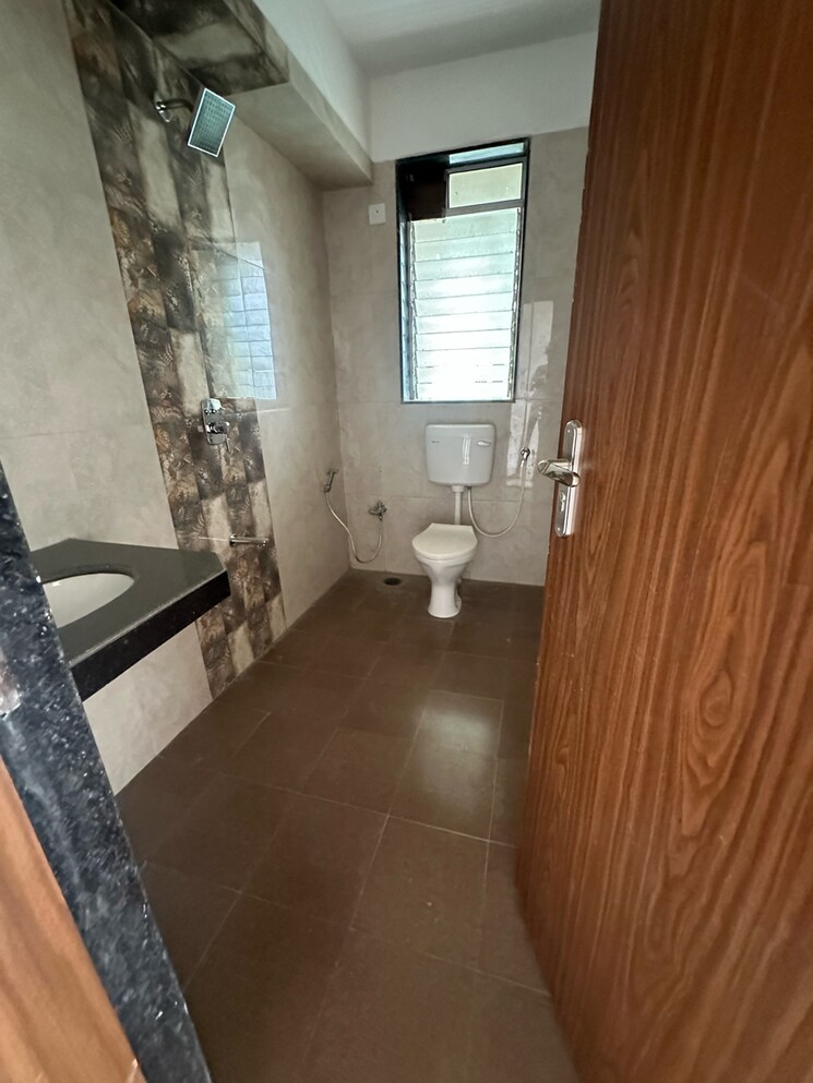 Bathroom, om-park-view 4 Bedroom 1550 Sq.Ft. Apartment In Barrister Nath Pai Nagar Mumbai 8618341