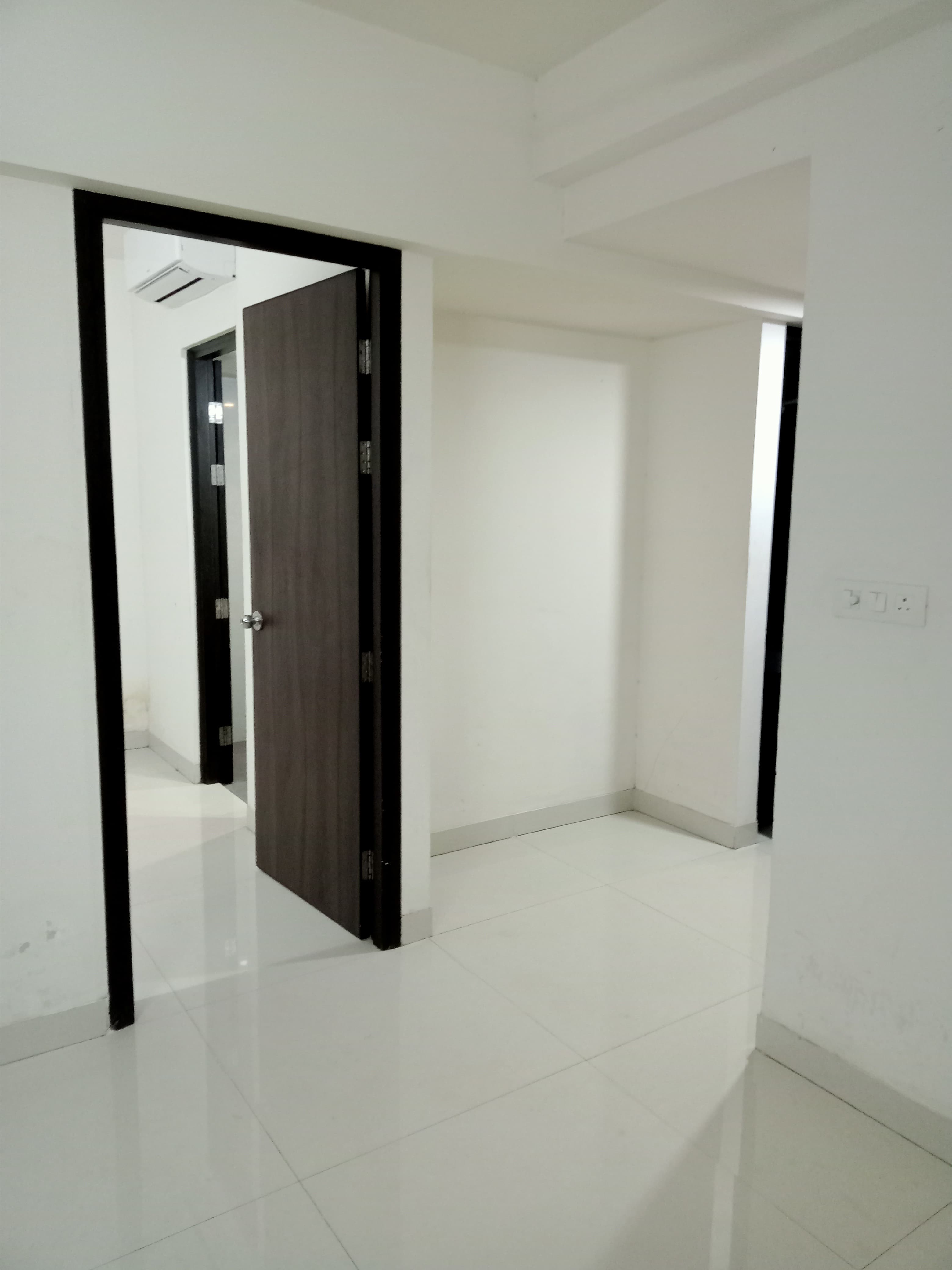 3.5 BHK + Pooja Room Apartment For Rent in Lodha Luxuria Priva