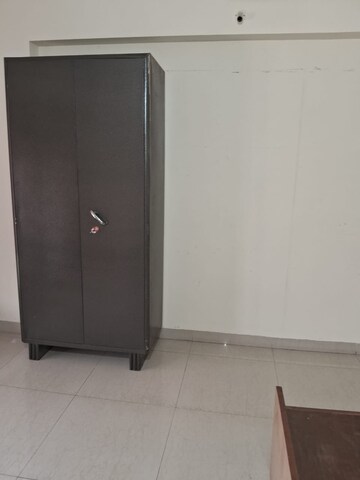 Bedroom in 2 BHK Apartment at Sion – for Rent