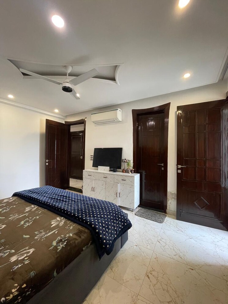 Bedroom, parklands 4 Bedroom 305 Sq.Yd. Builder Floor In Sector 85 Faridabad 8618368