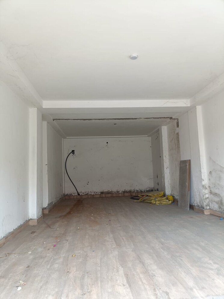 Room, new-town-tower Commercial Shop 500 Sq.Ft. In New Town Action Area 1 Kolkata 8618363