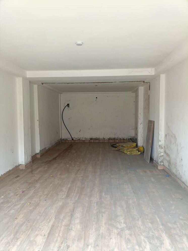 Room, new-town-tower Commercial Shop 500 Sq.Ft. In New Town Action Area 1 Kolkata 8618363