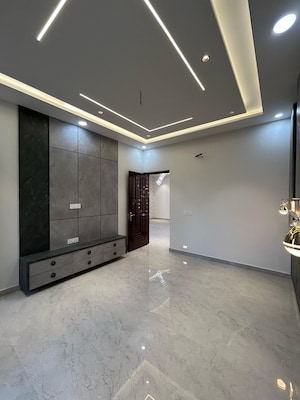 Room in 5 BHK Independent House at Sector 125 – for Sale