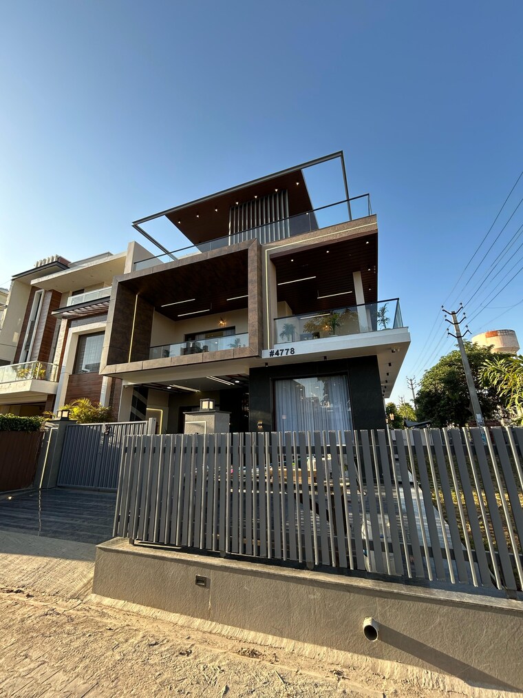 Exterior View, sector 125 5 Bedroom 383 Sq.Yd. Independent House In Sector 125 Mohali 8618459