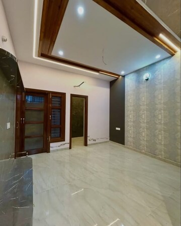 Room in 4 BHK Builder Floor at Sector 30 – for Sale