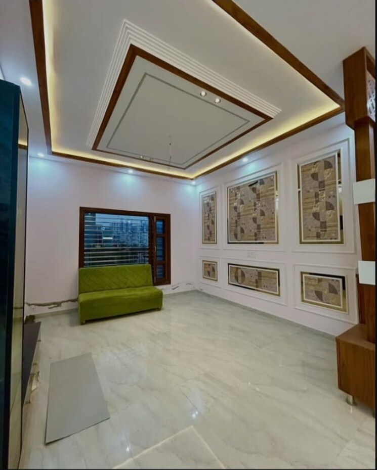 Room, sector 30 4 Bedroom 4500 Sq.Ft. Builder Floor In Sector 30 Faridabad 8618456