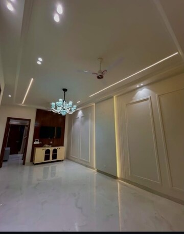 Living Room in 4 BHK Builder Floor at Sector 30 – for Sale