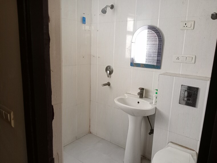 Bathroom, divine-meadows 3.5 Bedroom 1655 Sq.Ft. Apartment In Sector 108 Noida 8618475
