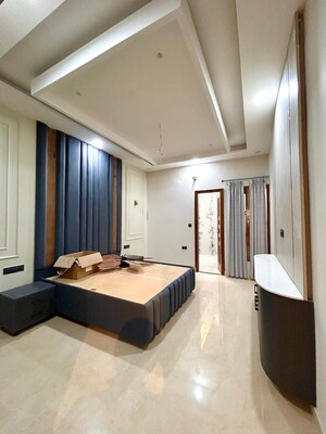 Room in 5 BHK Independent House at Sector 125 – for Sale