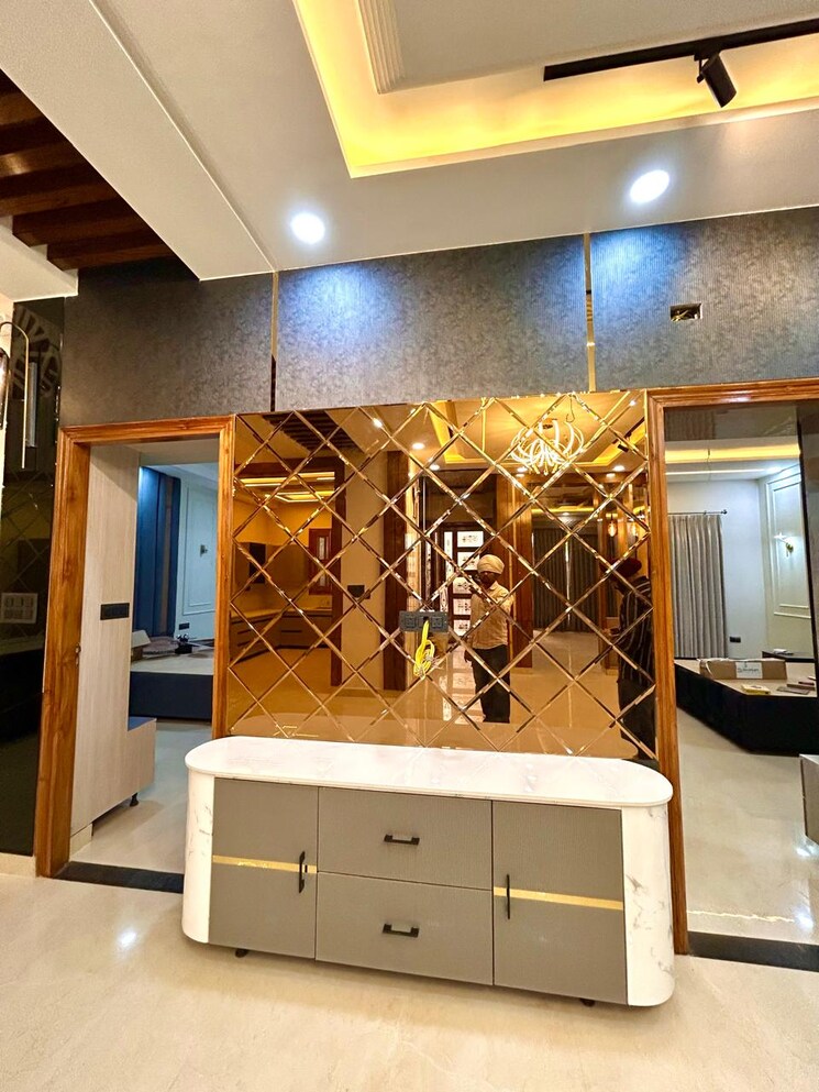 undefined, sector 125 5 Bedroom 233 Sq.Yd. Independent House In Sector 125 Mohali 8618515