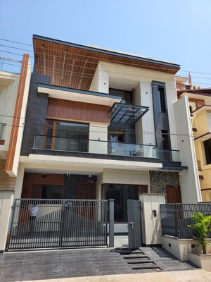 5 BHK Independent House For Sale in Sector 125
