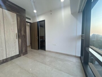 Room in 4 BHK Apartment at Lodha The Park, Worli – for Rent