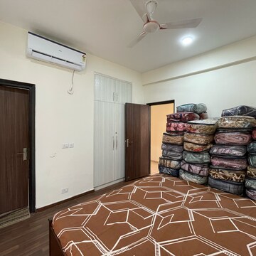 Bedroom in 4 BHK Builder Floor at BPTP Amstoria, Sector 102 – for Rent