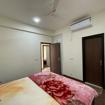 Bedroom in 4 BHK Builder Floor at BPTP Amstoria, Sector 102 – for Rent