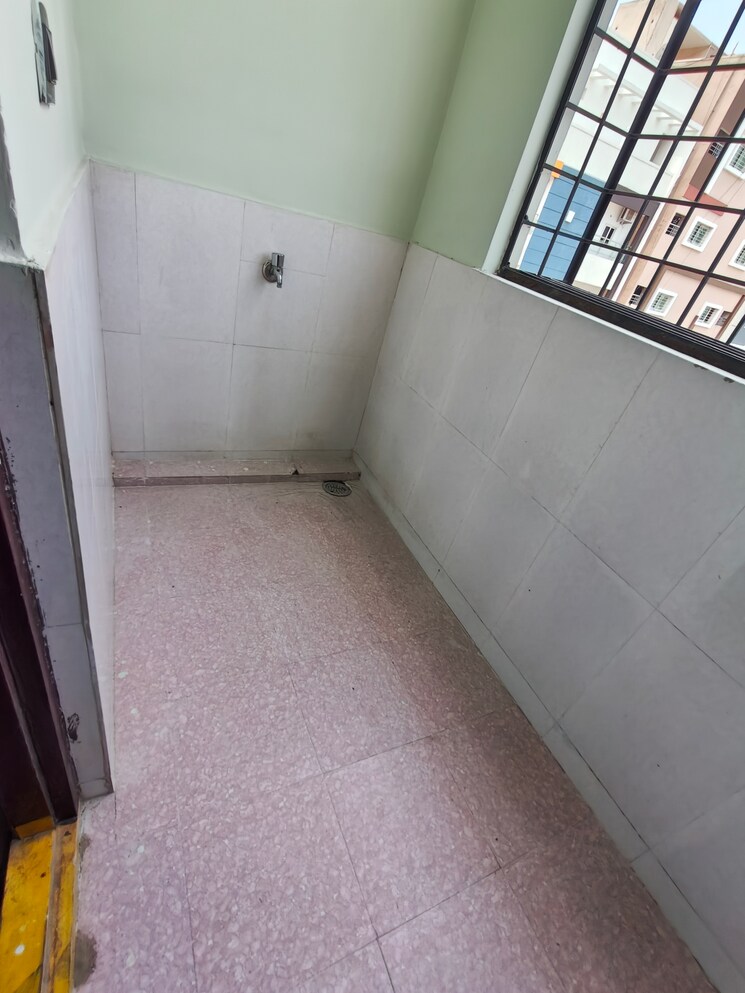 Bathroom, kondapur 2 Bedroom 1200 Sq.Ft. Apartment In Kondapur Hyderabad 8618592