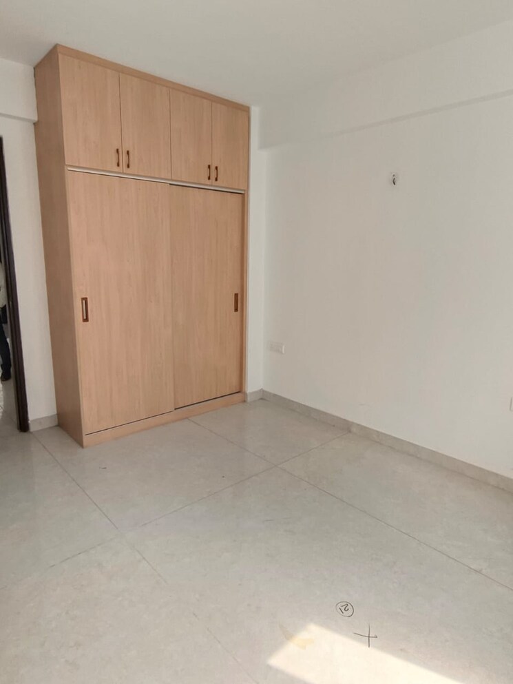 Room, sector 52 5 Bedroom 3300 Sq.Ft. Apartment In Sector 52 Gurgaon 8618584