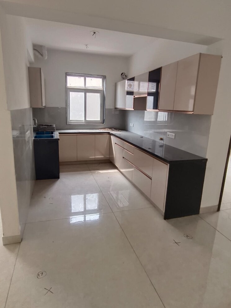 Kitchen, sector 52 5 Bedroom 3300 Sq.Ft. Apartment In Sector 52 Gurgaon 8618584