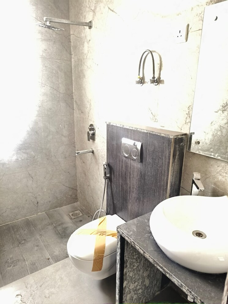 Bathroom, sector 52 5 Bedroom 3300 Sq.Ft. Apartment In Sector 52 Gurgaon 8618584