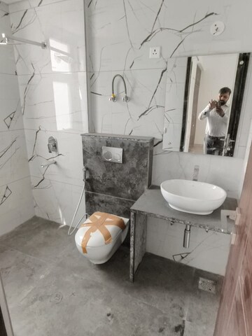 Attached Bathroom in 5 BHK Apartment at Sector 52 – for Rent