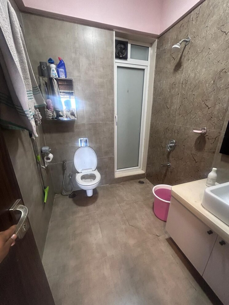 Bathroom, jp-decks 2 Bedroom 1200 Sq.Ft. Apartment In Goregaon East Mumbai 8618591
