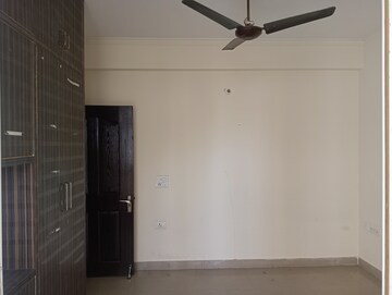 Room in 3.5 BHK Apartment at Divine Meadows, Sector 108 – for Rent