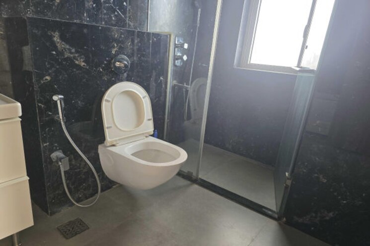 Bathroom, indiabulls-sky-forest 3 Bedroom 1889 Sq.Ft. Apartment In Lower Parel Mumbai 8618589