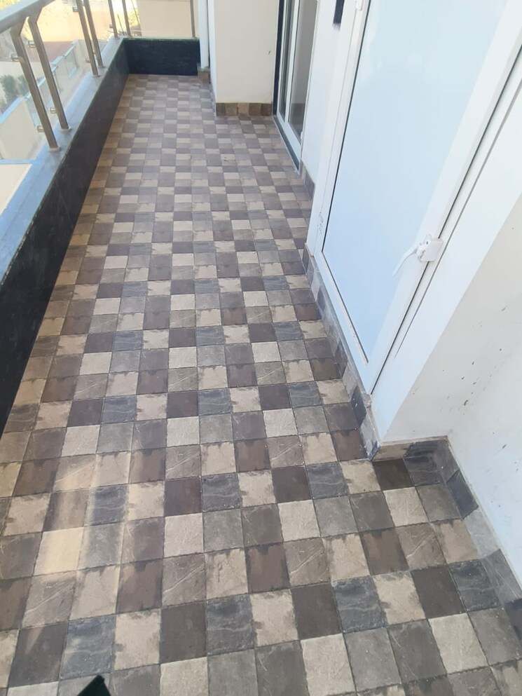 Balcony, sector 52 5 Bedroom 3300 Sq.Ft. Apartment In Sector 52 Gurgaon 8618636