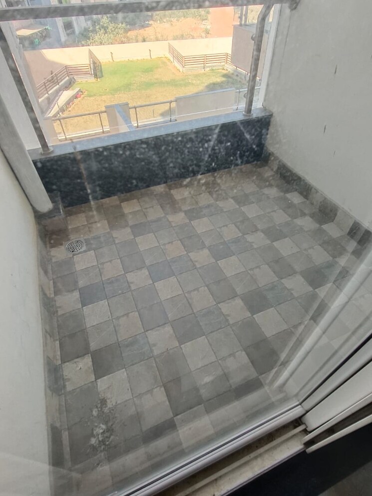 undefined, sector 52 5 Bedroom 3300 Sq.Ft. Apartment In Sector 52 Gurgaon 8618636