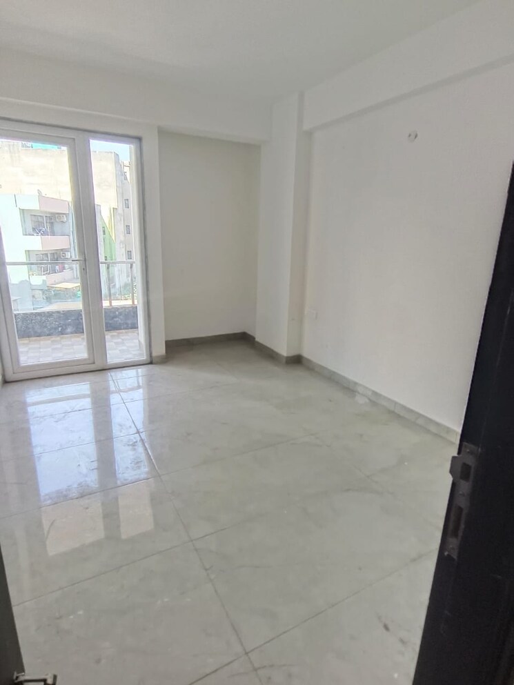 Bedroom, sector 52 5 Bedroom 3300 Sq.Ft. Apartment In Sector 52 Gurgaon 8618636