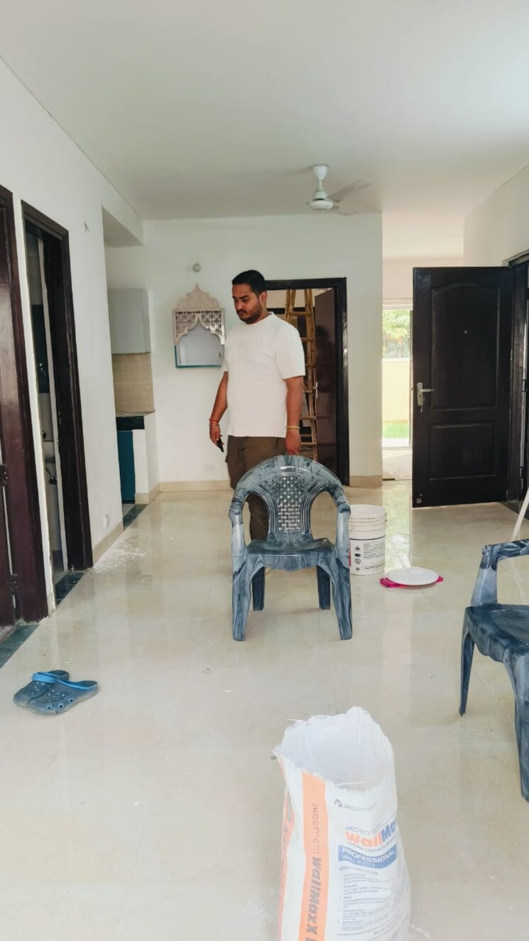 Living Room, parklands 3 Bedroom 250 Sq.Yd. Builder Floor In Sector 85 Faridabad 8618765