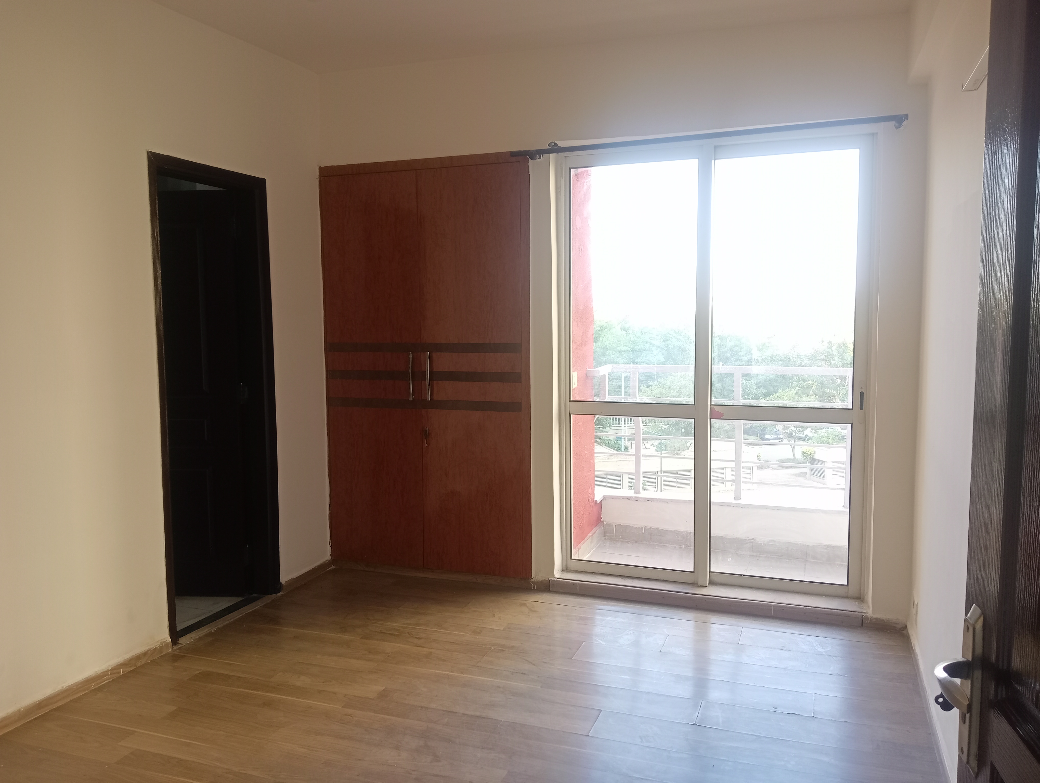 3 BHK + Servant Room Apartment For Rent in 3C Lotus Panache