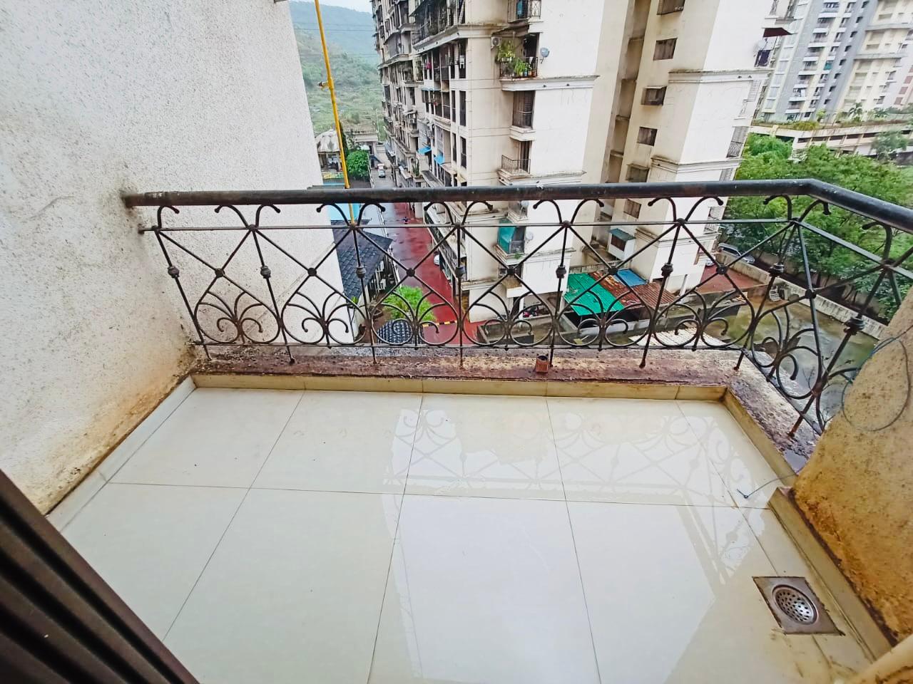 2 BHK + Pooja Room 609 Sq.Ft. Apartment in Hyde Park CHS