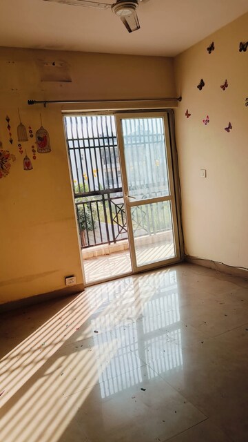 Room in 3 BHK Builder Floor at Parklands, Sector 85 – for Rent